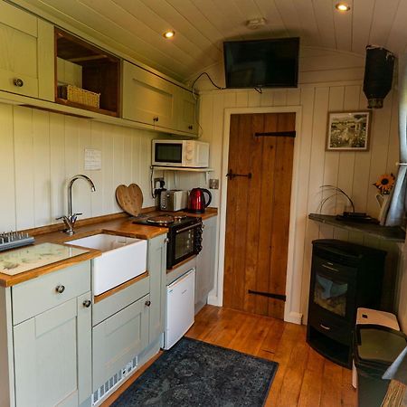 Lavender Retreat With Private Hot Tub Guest House Upper Hulme Eksteriør bilde