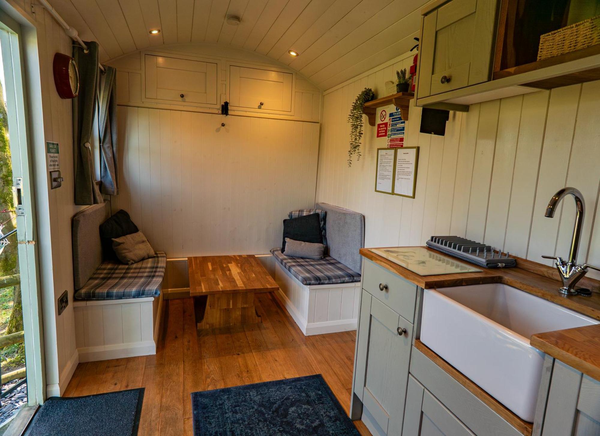 Lavender Retreat With Private Hot Tub Guest House Upper Hulme Eksteriør bilde